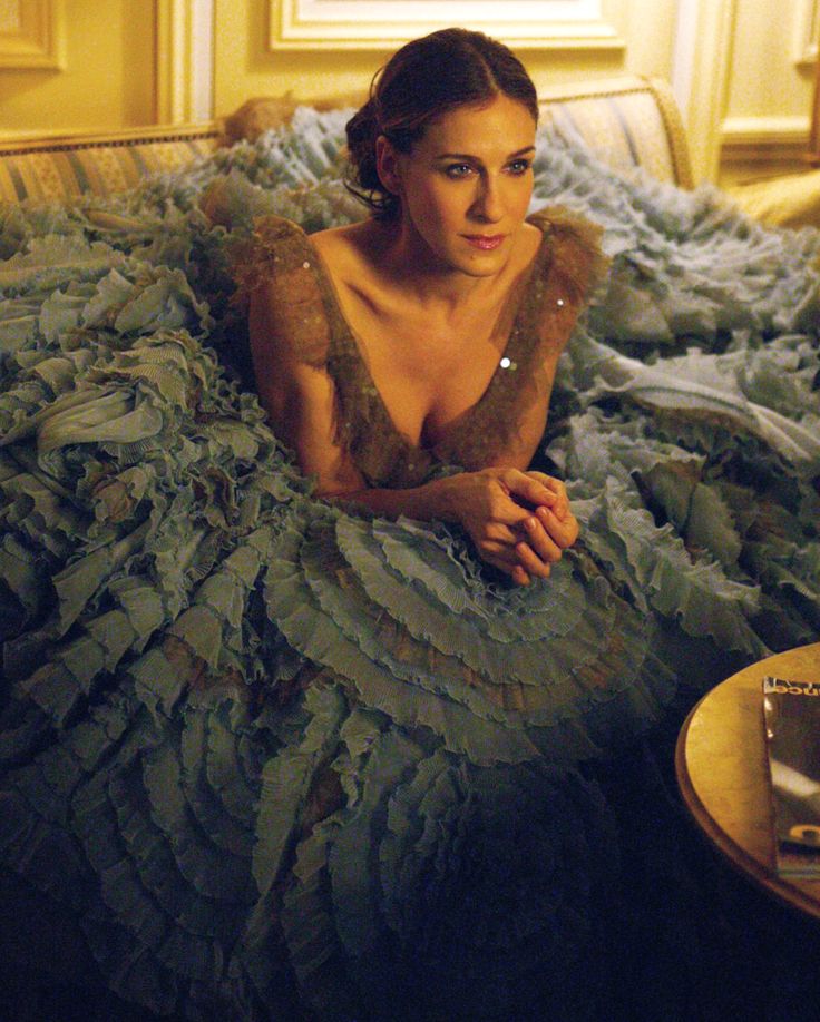 The Most Iconic Sex and the City Outfit Moments Artemyss The Most Iconic Sex and the City Outfit Moments Artemyss