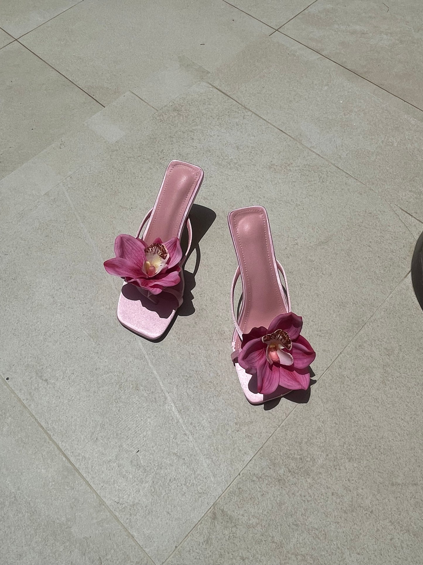 Angelina Light Pink Cymbidium Orchid Sandal