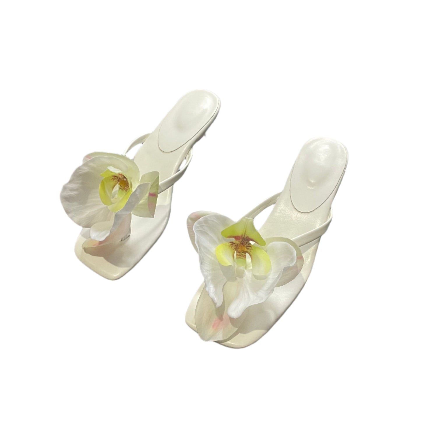 Maria White Orchid Kitten heels