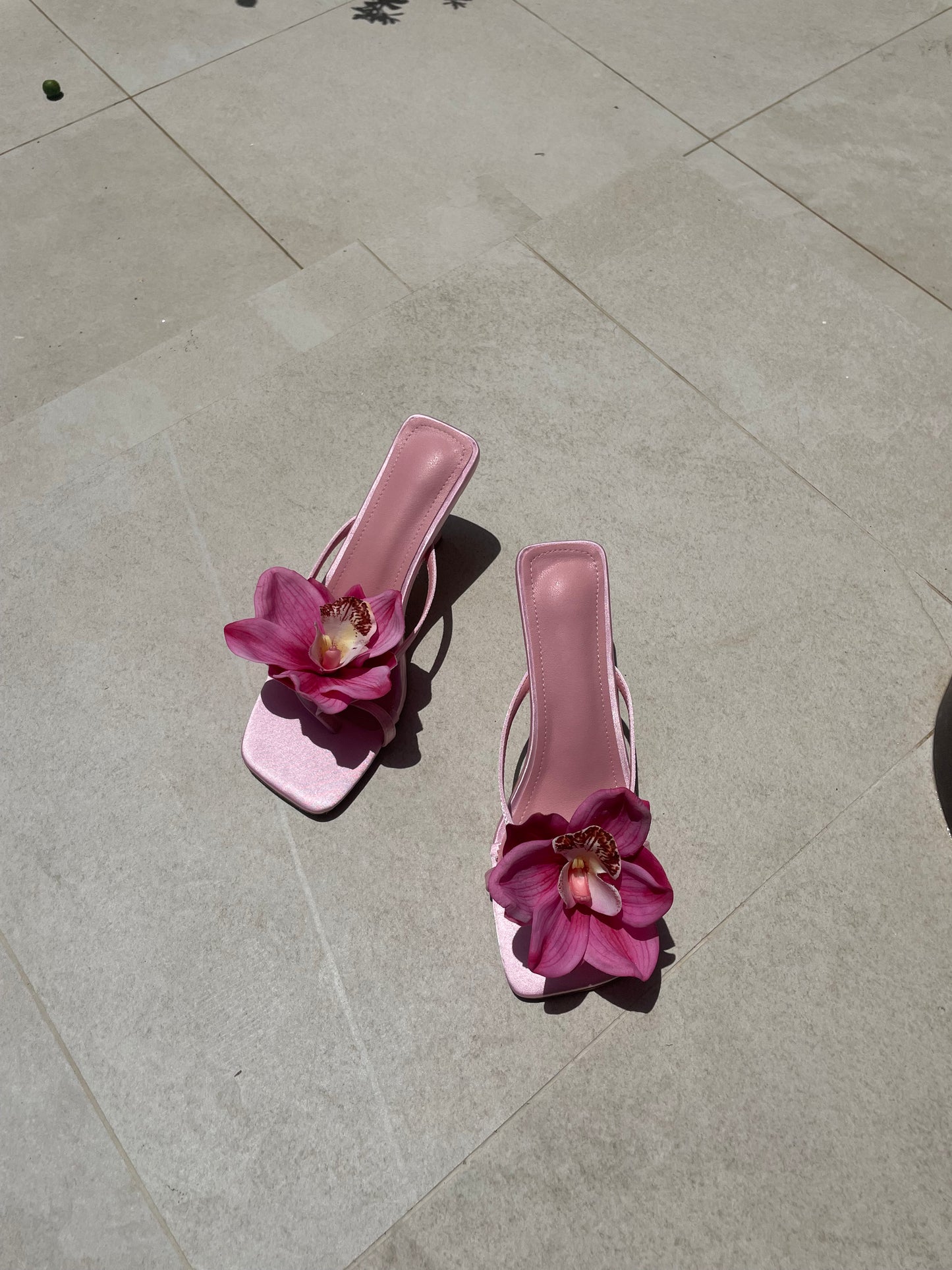 Angelina Light Pink Cymbidium Orchid Sandal