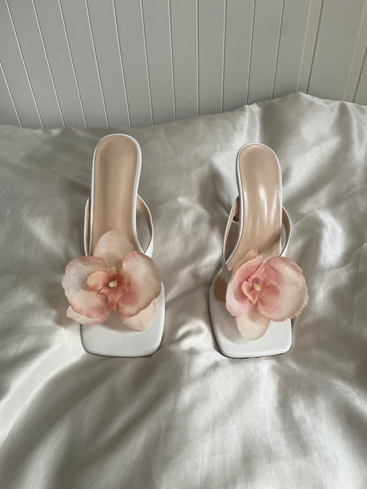 Blush Orchid 🌸 (bigger shoe sizes)