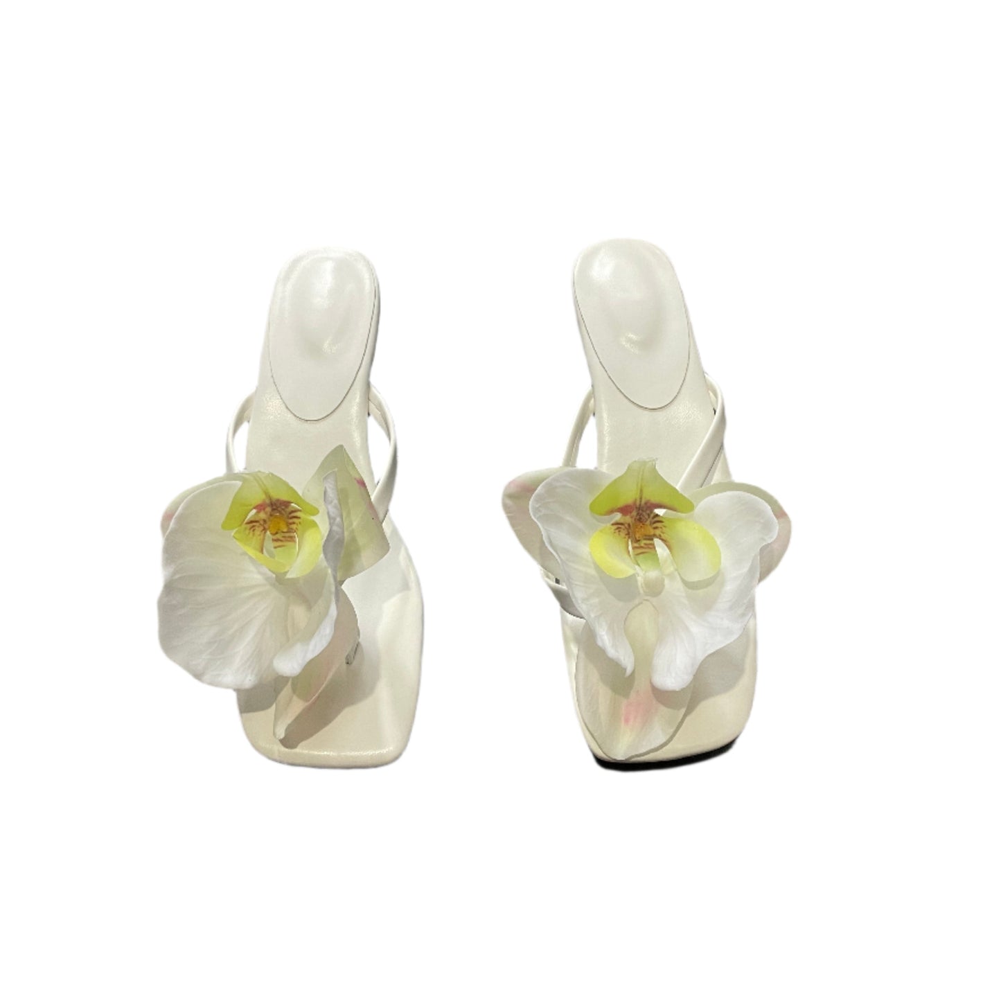Maria White Orchid Kitten heels