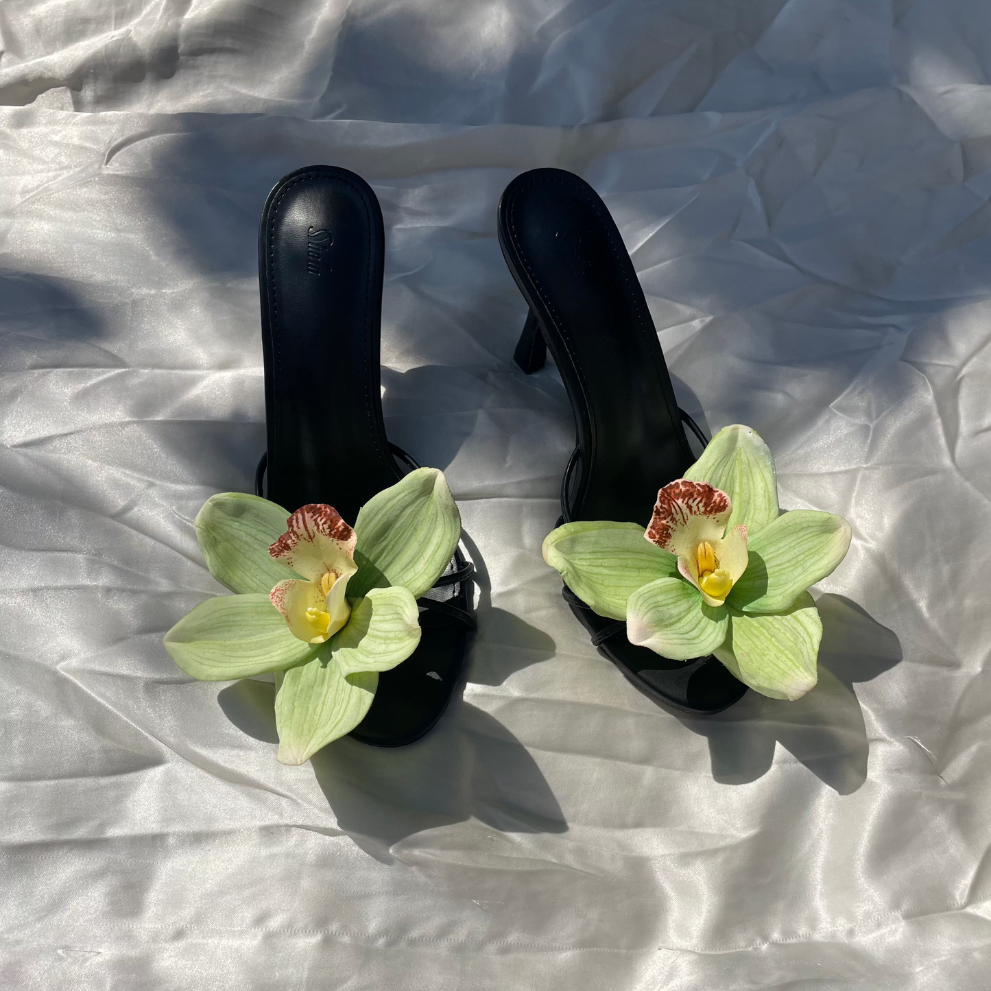 Joline Light Green Cymbidium Orchid Black Sandal